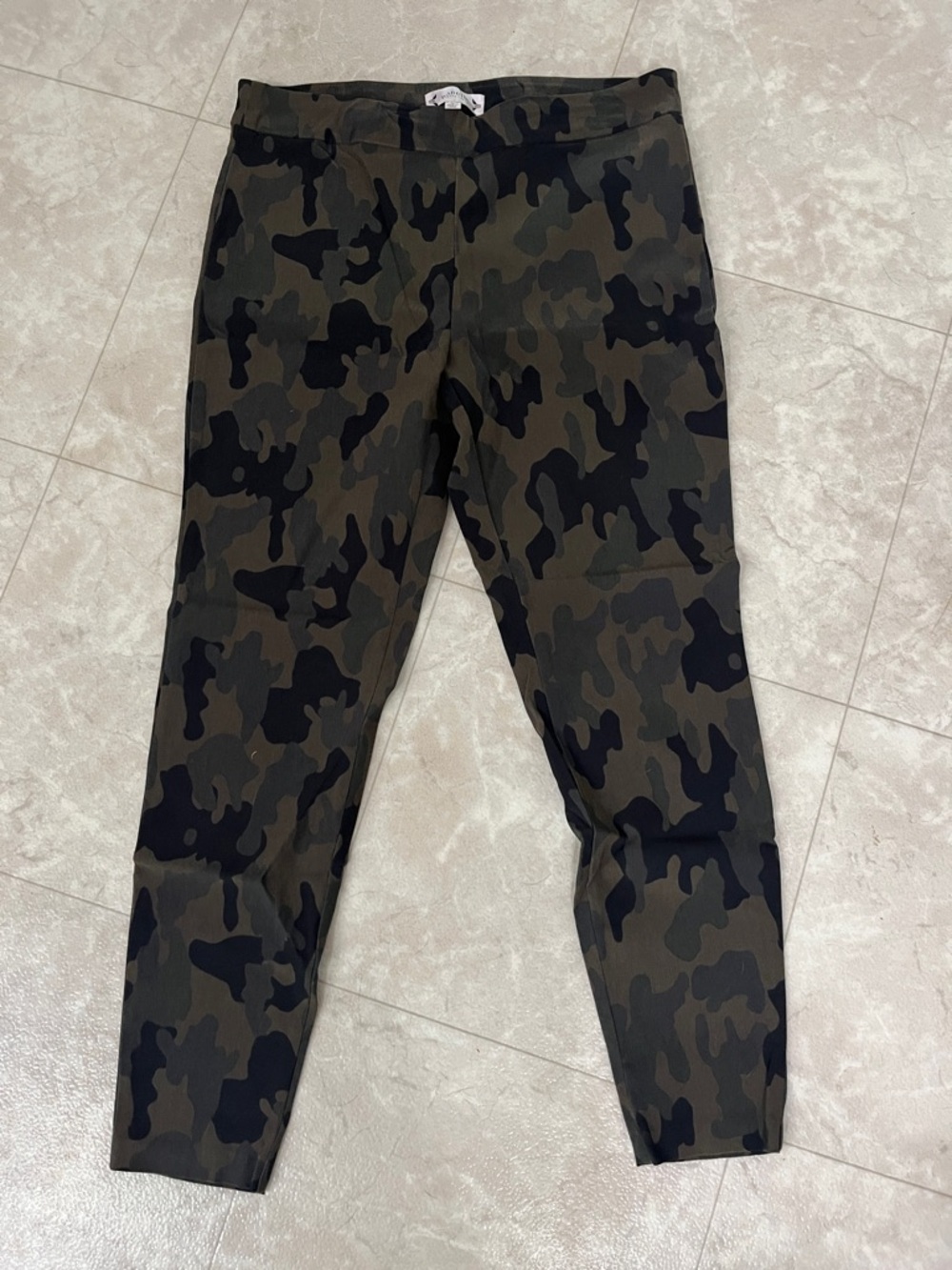Nanette Lepore Olive & Black Camouflage Leggings 10